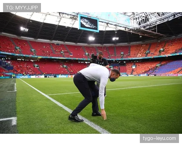 贝肯鲍尔式比赛掌控力持续重塑现代足球战术思维