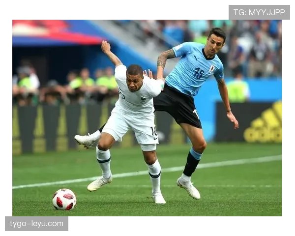 瓦拉内闪耀全场：从后防核心到比赛焦点，重新定义影响力