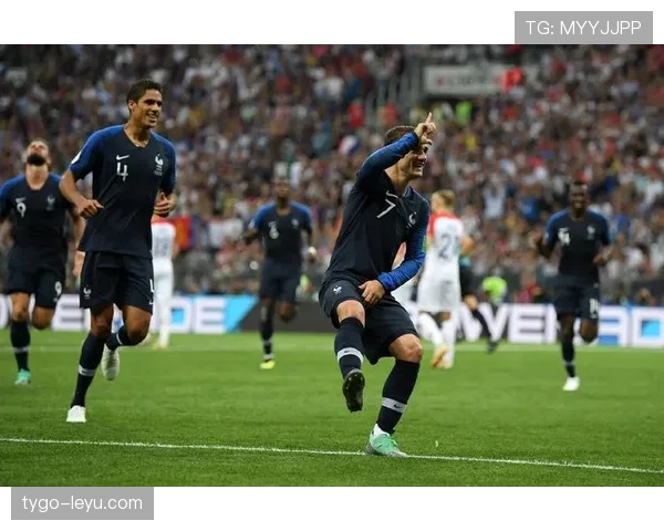 格里兹曼在繁忙足球生涯中寻找家庭与职业平衡的探索与思考