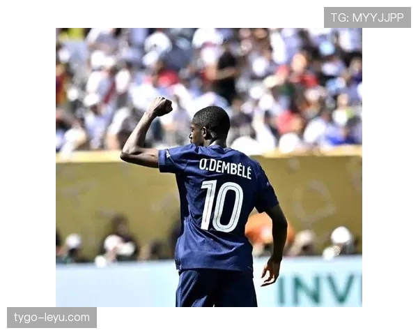 登贝莱又双叒迟到训练了，这回连队医都看不下去了