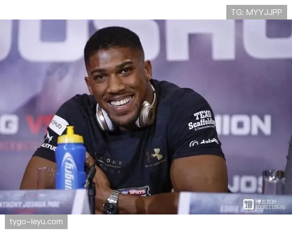 安东尼·约书亚训练完直接去夜店，保镖比拳套还多